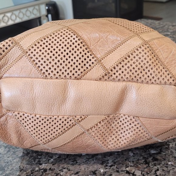 b. makowsky~Soft Leather~ Extra Large Handbag  17 X 15.5 - Picture 4 of 16